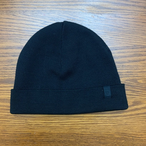 lululemon athletica Other - LuluLemon Alpine Air Beanie 🇨🇦